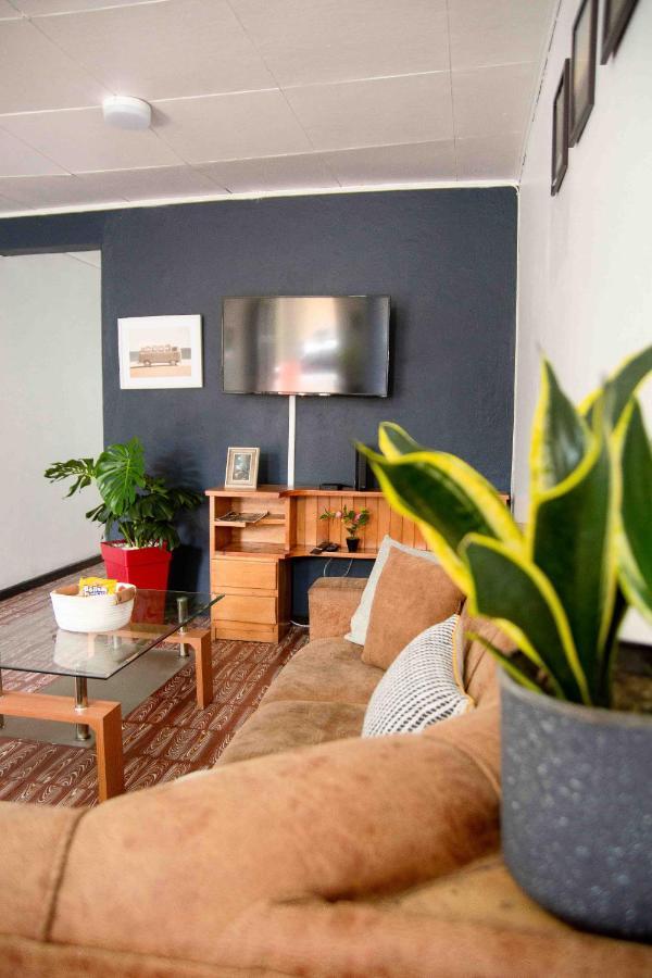 5 Min From The Airport - Perfect Stop Alajuela Bagian luar foto